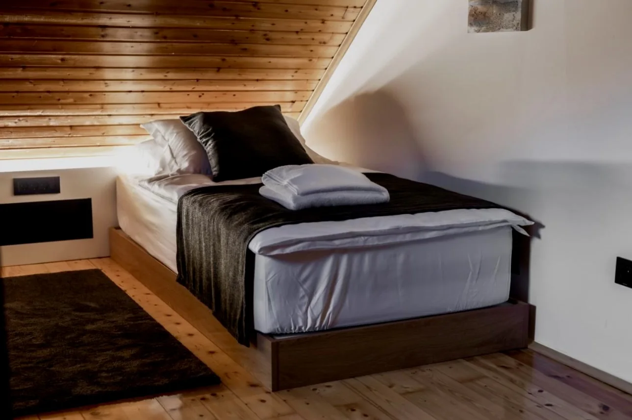 Spavaća soba u Five Senses Houseu